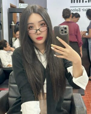 Hsu Eaint San Instagram - အရမ်းလွမ်းနေပီ ပြောလို့ … 🫶🏻