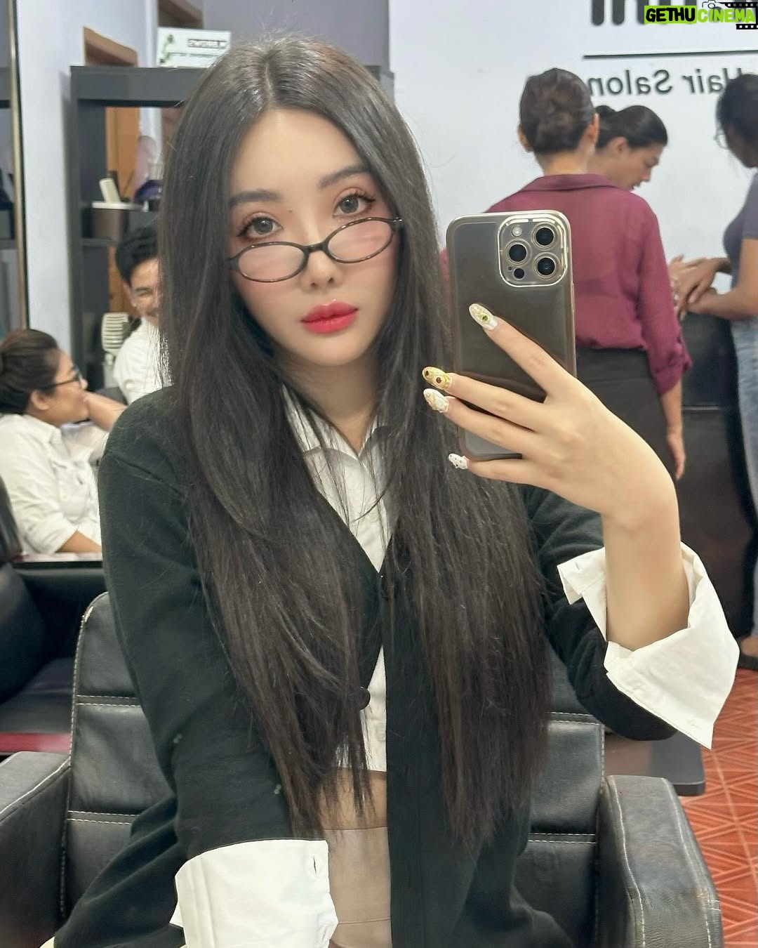 Hsu Eaint San - 1.2K Likes - အရမ်းလွမ်းနေပီ ပြောလို့ … 🫶🏻