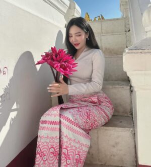 Hsu Eaint San Instagram - ပန်းလေးတွေမွှေးတယ် 🪷🫶🏻🤍