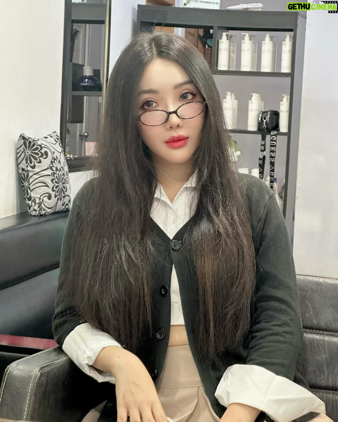 Hsu Eaint San - 1.2K Likes - အရမ်းလွမ်းနေပီ ပြောလို့ … 🫶🏻