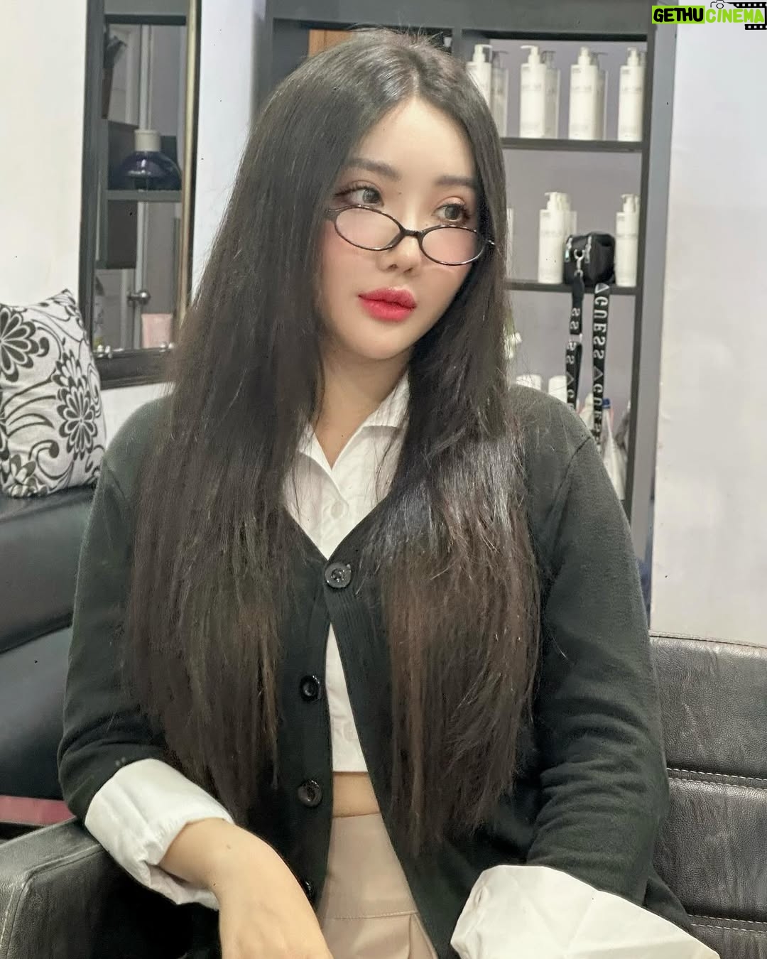 Hsu Eaint San - 1.2K Likes - အရမ်းလွမ်းနေပီ ပြောလို့ … 🫶🏻