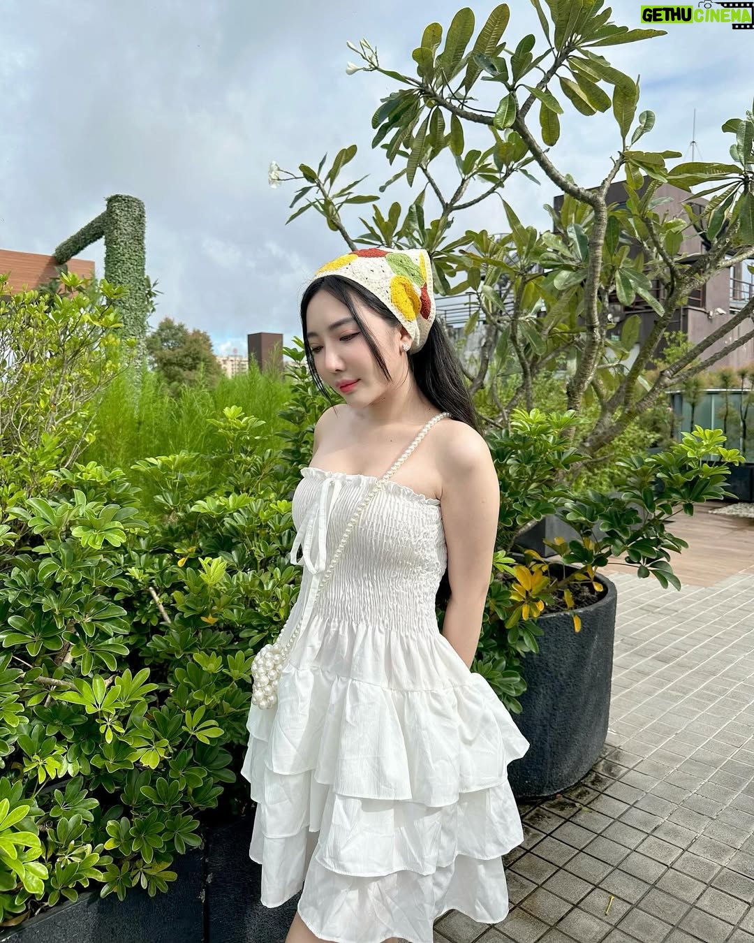 Hsu Eaint San - 2.2K Likes - 🌼
