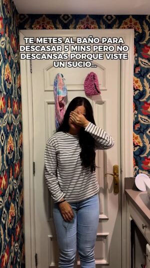 Iamdra Fermín Instagram - ~Por más explotada que esté, me tiembla el ojo cuando veo esa ducha sucia🥹…
Y CIF es TODO😍.
