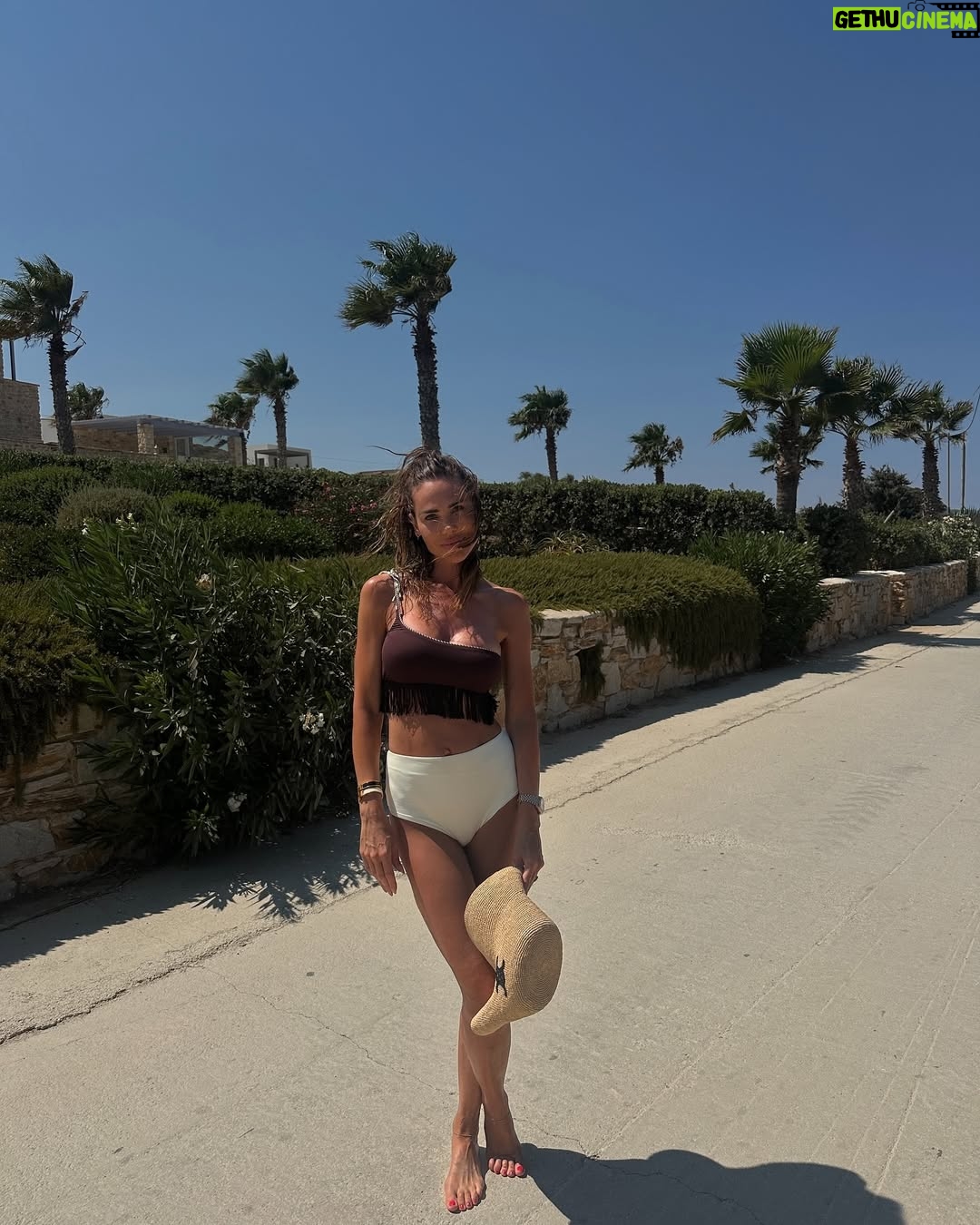 Ilary Blasi - 111.2K Likes - 🇬🇷 2024