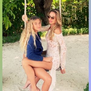 Ilary Blasi Instagram - Ti auguro di continuare a sognare e meravigliarti ogni giorno di più .....ti amo 💖