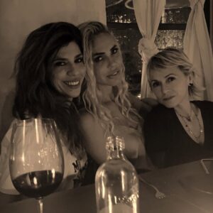 Ilary Blasi Instagram - Serate milanesi 🍷🍷🍷