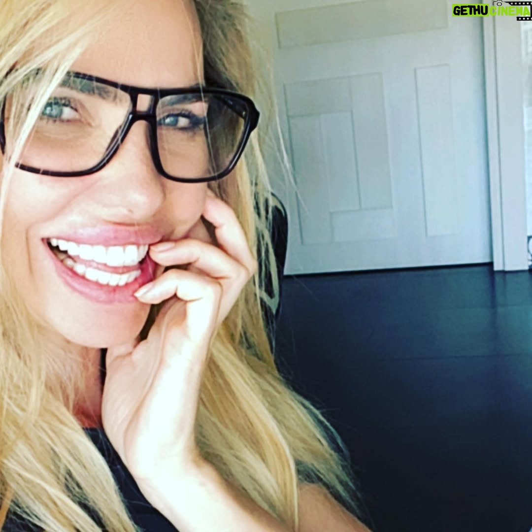 Ilary Blasi - 133.1K Likes - 🤓