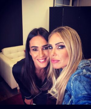 Ilary Blasi Instagram - .....prima letterine poi donne ma soprattutto amiche ...tanti auguri Si🤟