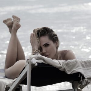 Ilary Blasi Instagram - Summer mood. Pic by @xenia_cuprianova