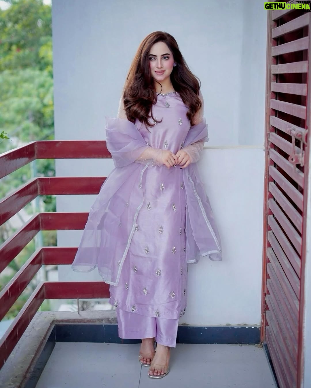 Inaya Khan - 6.2K Likes - Lilac colour got me this Eid like 💜✨🫶🏻
Wearing this beautiful Jorda by @hanim__official ✨
Photographer @shoaibeezphotographyandfilms 📸
#eiduladha2025 #eidlook #desiswag #inayakhan #innakhan100