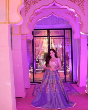 Inaya Khan Instagram - 💜🌸✨
What a blast sangeet last night 🙌🏻✨ #rabesain 🌸
Wearing @zaraasif.official ✨✨
Photography @munibrehman_studio 📸📸
Makeup and styling by me ofcourse 🙌🏻💜