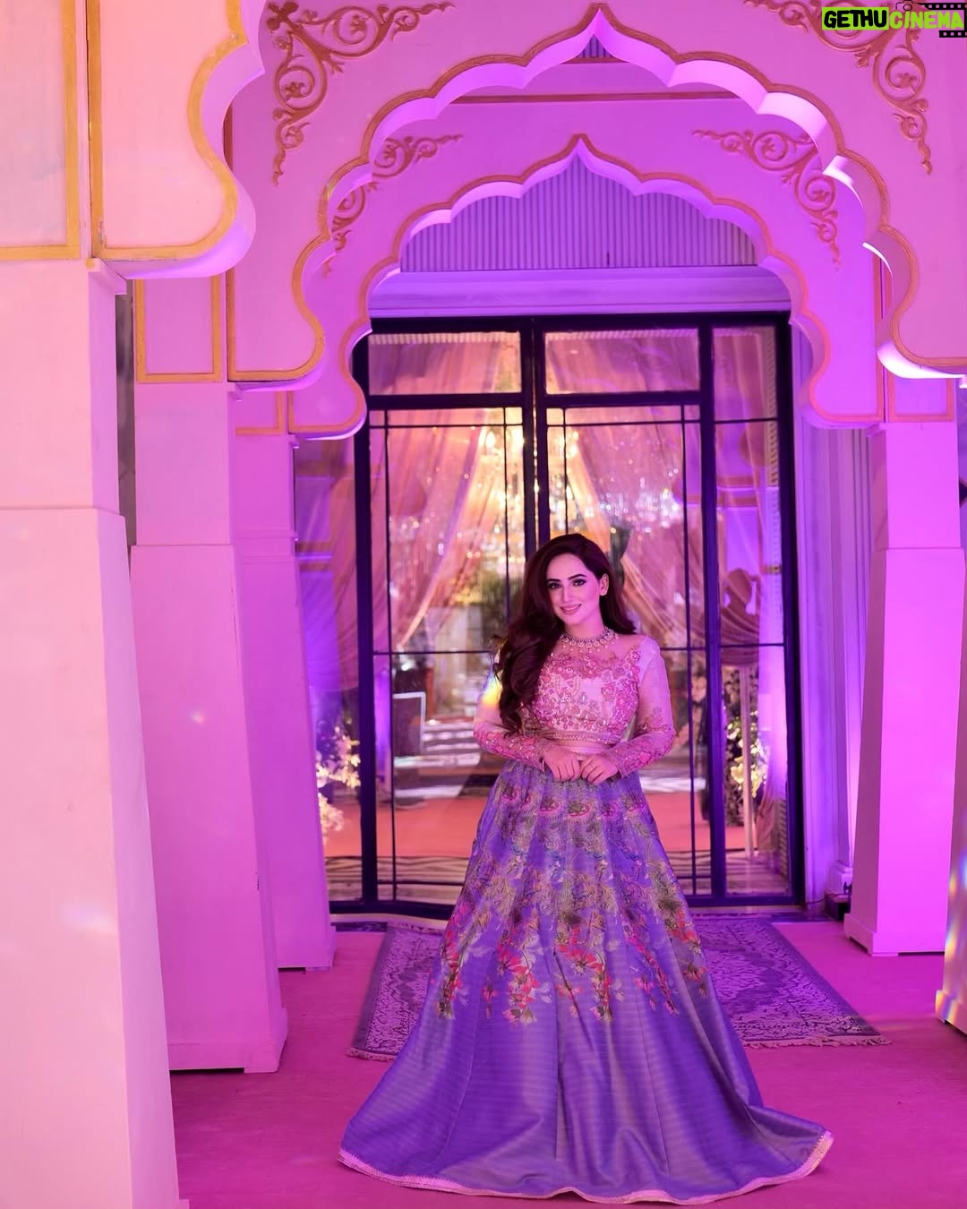 Inaya Khan - 17.8K Likes - 💜🌸✨
What a blast sangeet last night 🙌🏻✨ #rabesain 🌸
Wearing @zaraasif.official ✨✨
Photography @munibrehman_studio 📸📸
Makeup and styling by me ofcourse 🙌🏻💜