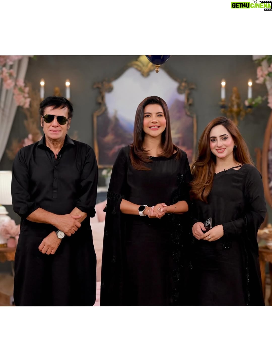 Inaya Khan - 6.4K Likes - Sahiba 🖤
Had a lovely morning at @arydigital.tv Good morning Pakistan 🙌🏻
wearing this beautiful outfit by @hanim__official ✨
Bag by @purs.e7 ✨✨