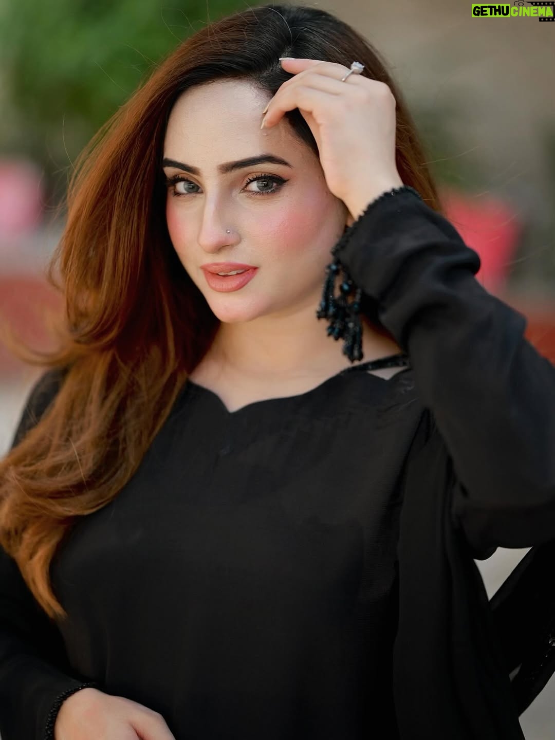 Inaya Khan - 6.4K Likes - Sahiba 🖤
Had a lovely morning at @arydigital.tv Good morning Pakistan 🙌🏻
wearing this beautiful outfit by @hanim__official ✨
Bag by @purs.e7 ✨✨