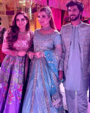Inaya Khan Instagram - 💜🌸✨
What a blast sangeet last night 🙌🏻✨ #rabesain 🌸
Wearing @zaraasif.official ✨✨
Photography @munibrehman_studio 📸📸
Makeup and styling by me ofcourse 🙌🏻💜