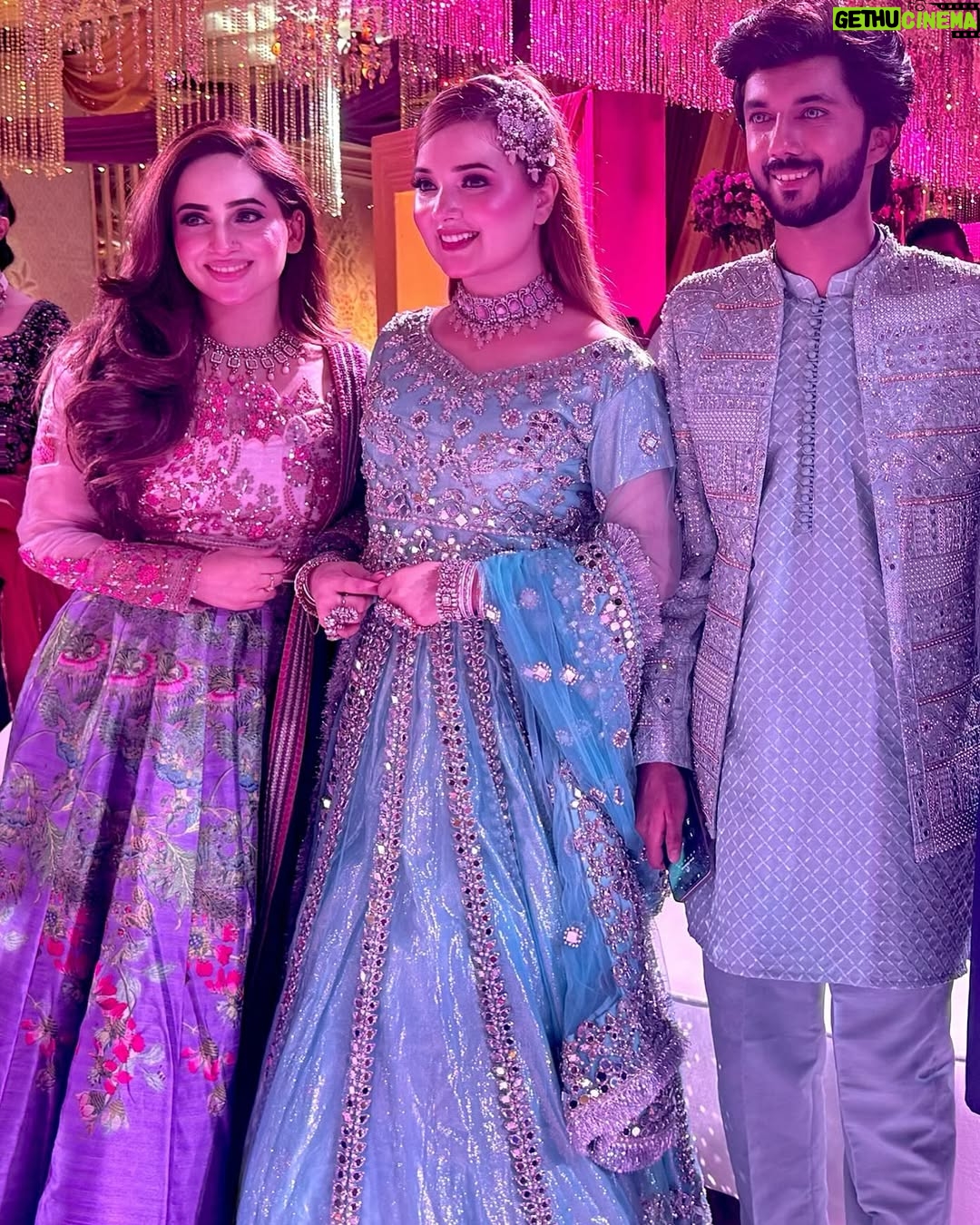 Inaya Khan - 17.8K Likes - 💜🌸✨
What a blast sangeet last night 🙌🏻✨ #rabesain 🌸
Wearing @zaraasif.official ✨✨
Photography @munibrehman_studio 📸📸
Makeup and styling by me ofcourse 🙌🏻💜