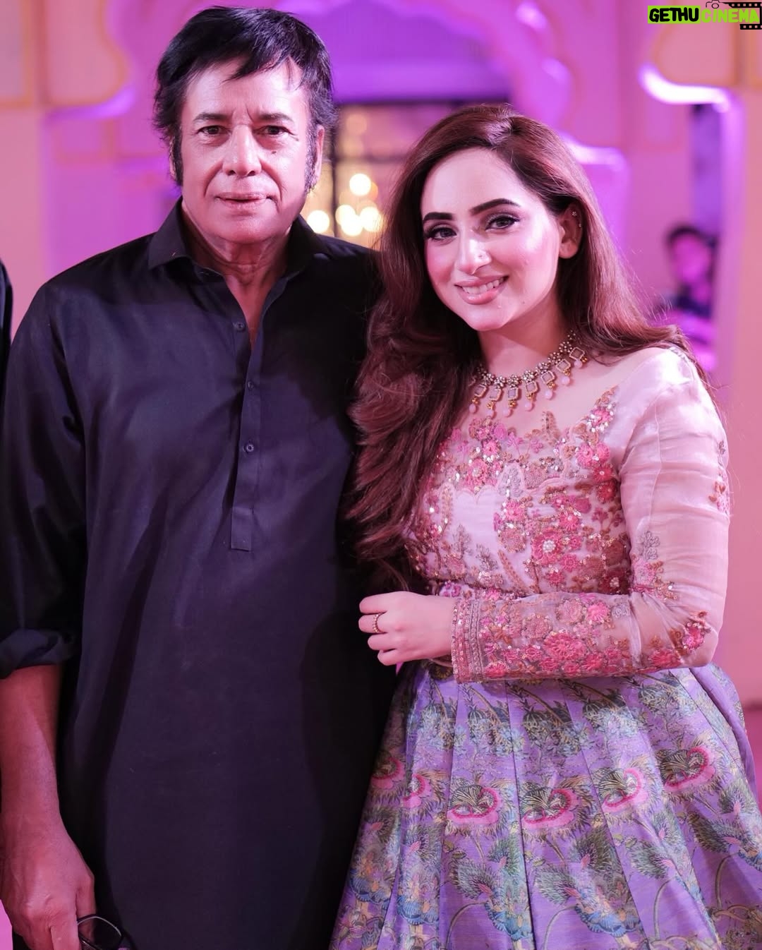 Inaya Khan - 17.8K Likes - 💜🌸✨
What a blast sangeet last night 🙌🏻✨ #rabesain 🌸
Wearing @zaraasif.official ✨✨
Photography @munibrehman_studio 📸📸
Makeup and styling by me ofcourse 🙌🏻💜