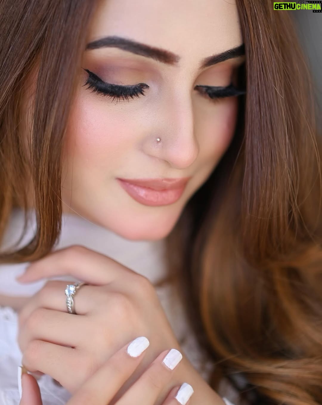 Inaya Khan - 4.2K Likes - Tere Ishq da jam haseen aye 🤍❕
Wearing this beautiful dress by @arshbysamra 🕊️