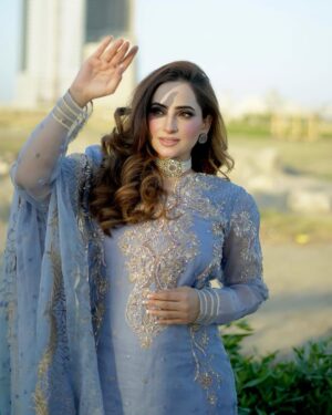 Inaya Khan Instagram - Eid 2nd day look 🪻✨
Wearing @jamniibyharoonafzaal 🤍
Photographer @shotby_salman 📸
Neckwear @nagina_houseofjewels ✨💫