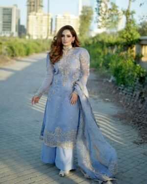 Inaya Khan Instagram - Eid 2nd day look 🪻✨
Wearing @jamniibyharoonafzaal 🤍
Photographer @shotby_salman 📸
Neckwear @nagina_houseofjewels ✨💫