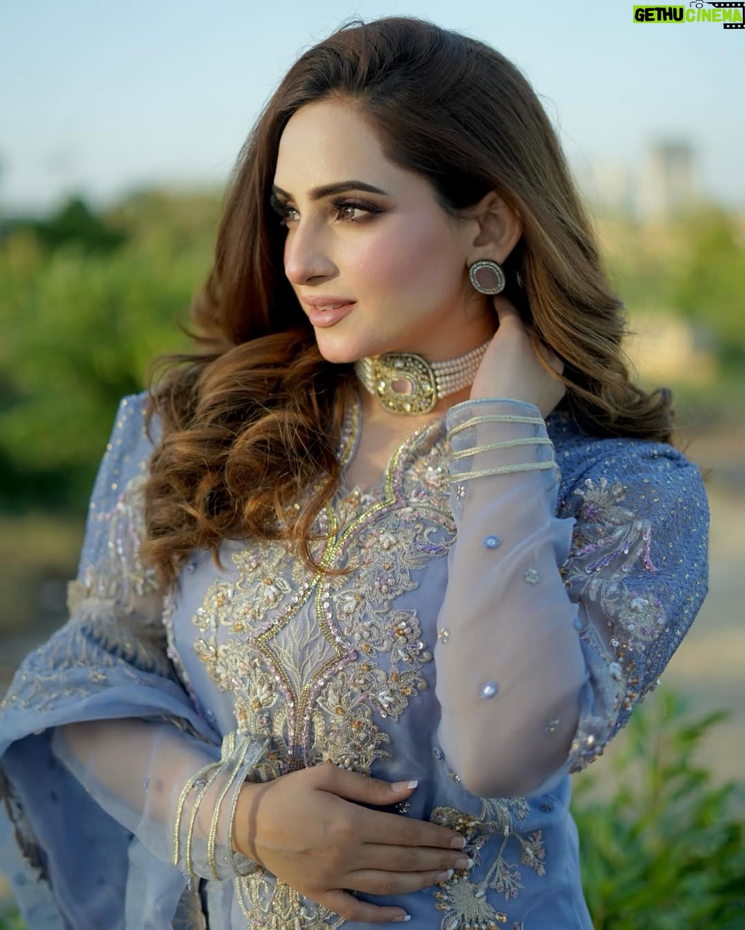 Inaya Khan - 4.1K Likes - Eid 2nd day look 🪻✨
Wearing @jamniibyharoonafzaal 🤍
Photographer @shotby_salman 📸
Neckwear @nagina_houseofjewels ✨💫