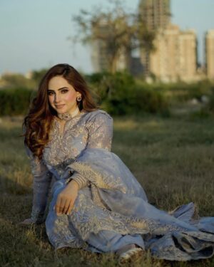Inaya Khan Instagram - Eid 2nd day look 🪻✨
Wearing @jamniibyharoonafzaal 🤍
Photographer @shotby_salman 📸
Neckwear @nagina_houseofjewels ✨💫