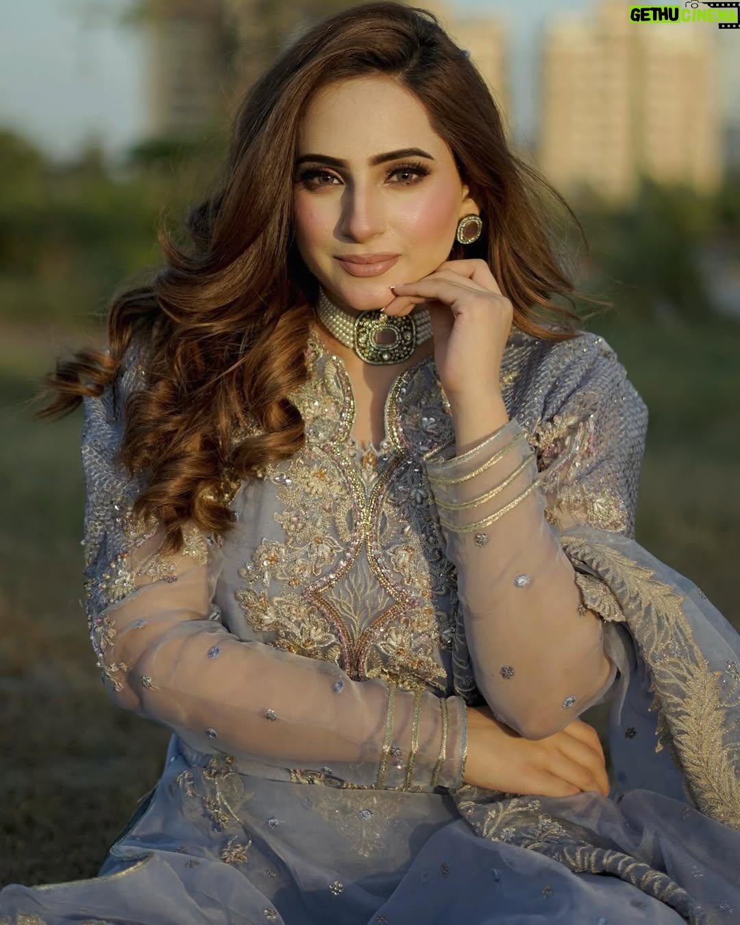 Inaya Khan - 4.1K Likes - Eid 2nd day look 🪻✨
Wearing @jamniibyharoonafzaal 🤍
Photographer @shotby_salman 📸
Neckwear @nagina_houseofjewels ✨💫