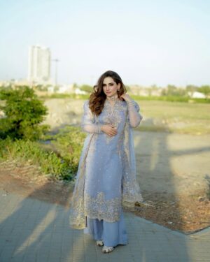 Inaya Khan Instagram - Eid 2nd day look 🪻✨
Wearing @jamniibyharoonafzaal 🤍
Photographer @shotby_salman 📸
Neckwear @nagina_houseofjewels ✨💫