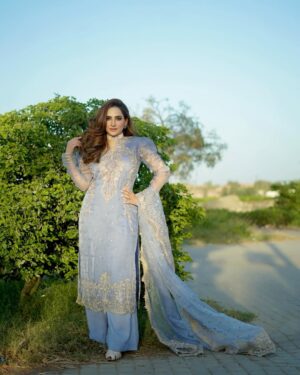 Inaya Khan Instagram - Eid 2nd day look 🪻✨
Wearing @jamniibyharoonafzaal 🤍
Photographer @shotby_salman 📸
Neckwear @nagina_houseofjewels ✨💫