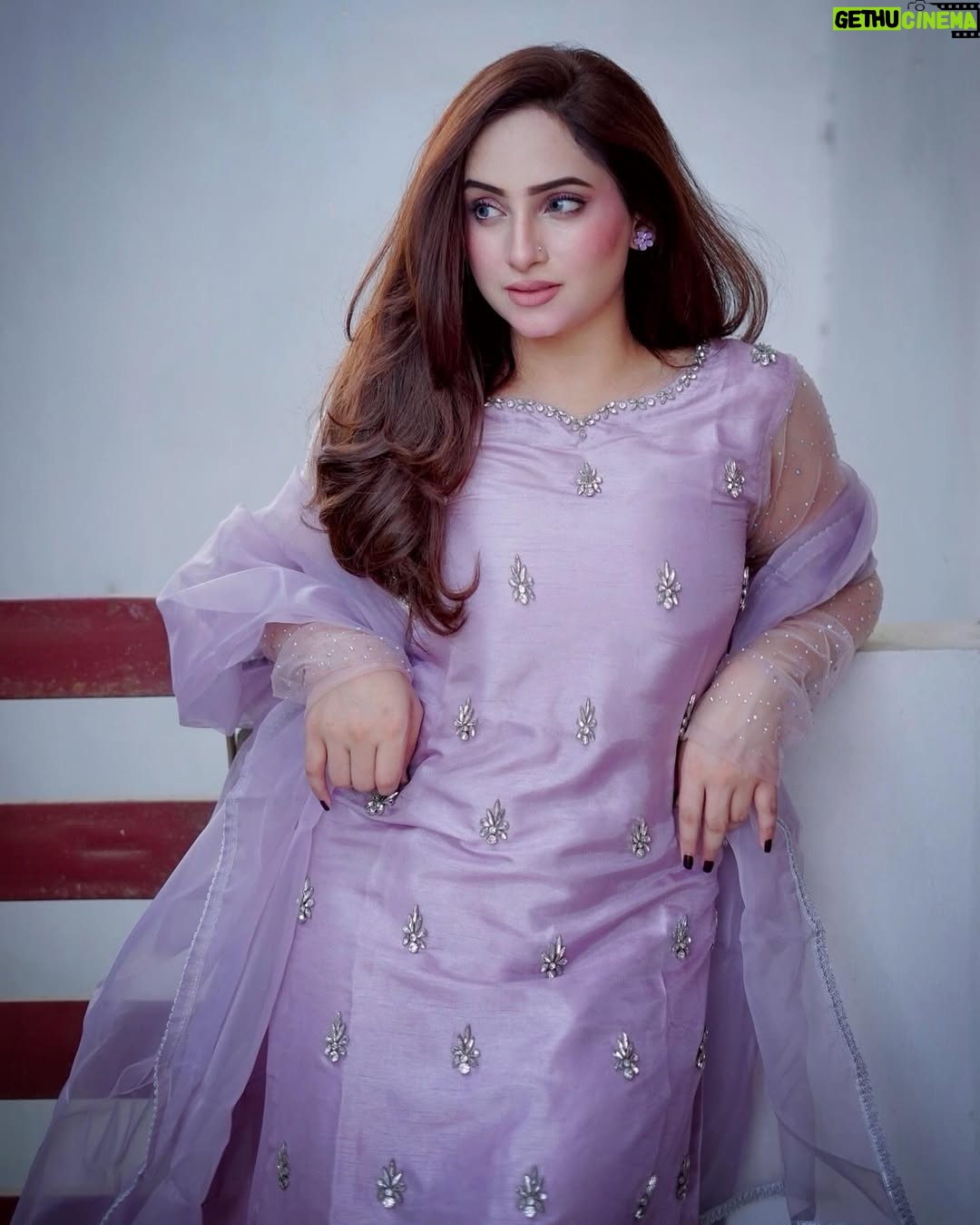 Inaya Khan - 6.2K Likes - Lilac colour got me this Eid like 💜✨🫶🏻
Wearing this beautiful Jorda by @hanim__official ✨
Photographer @shoaibeezphotographyandfilms 📸
#eiduladha2025 #eidlook #desiswag #inayakhan #innakhan100