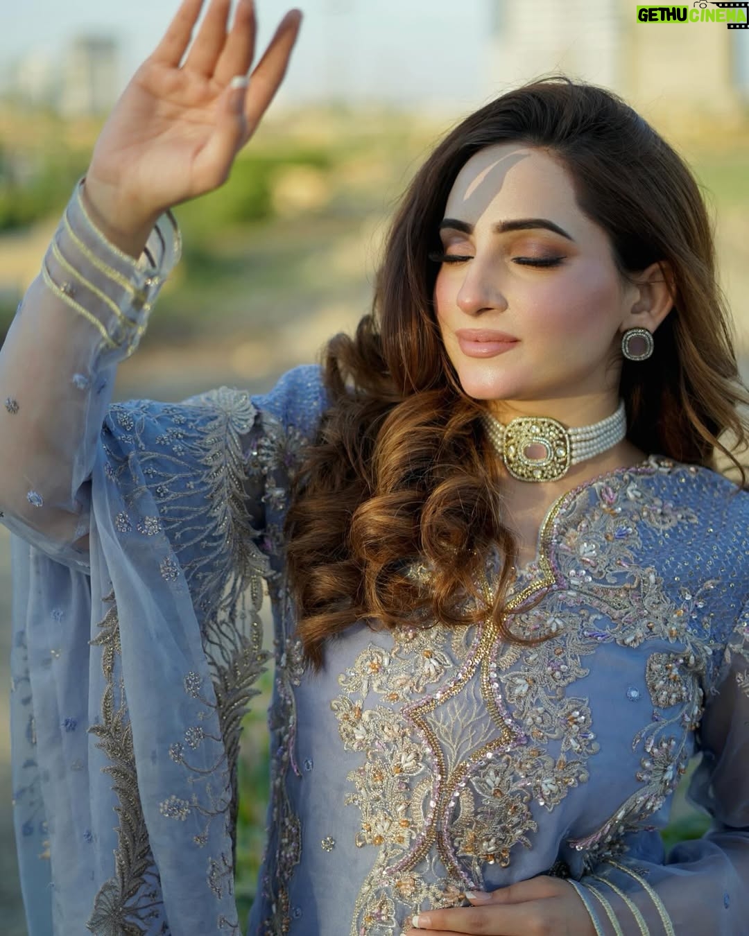Inaya Khan - 4.1K Likes - Eid 2nd day look 🪻✨
Wearing @jamniibyharoonafzaal 🤍
Photographer @shotby_salman 📸
Neckwear @nagina_houseofjewels ✨💫