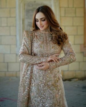 Inaya Khan Instagram - Eid First day look 🙌🏻✨🌙
Wearing my favorite @malhaar.official ✨
Neckwear by @nagina_houseofjewels 🫶
Photographer @shotby_salman 📸