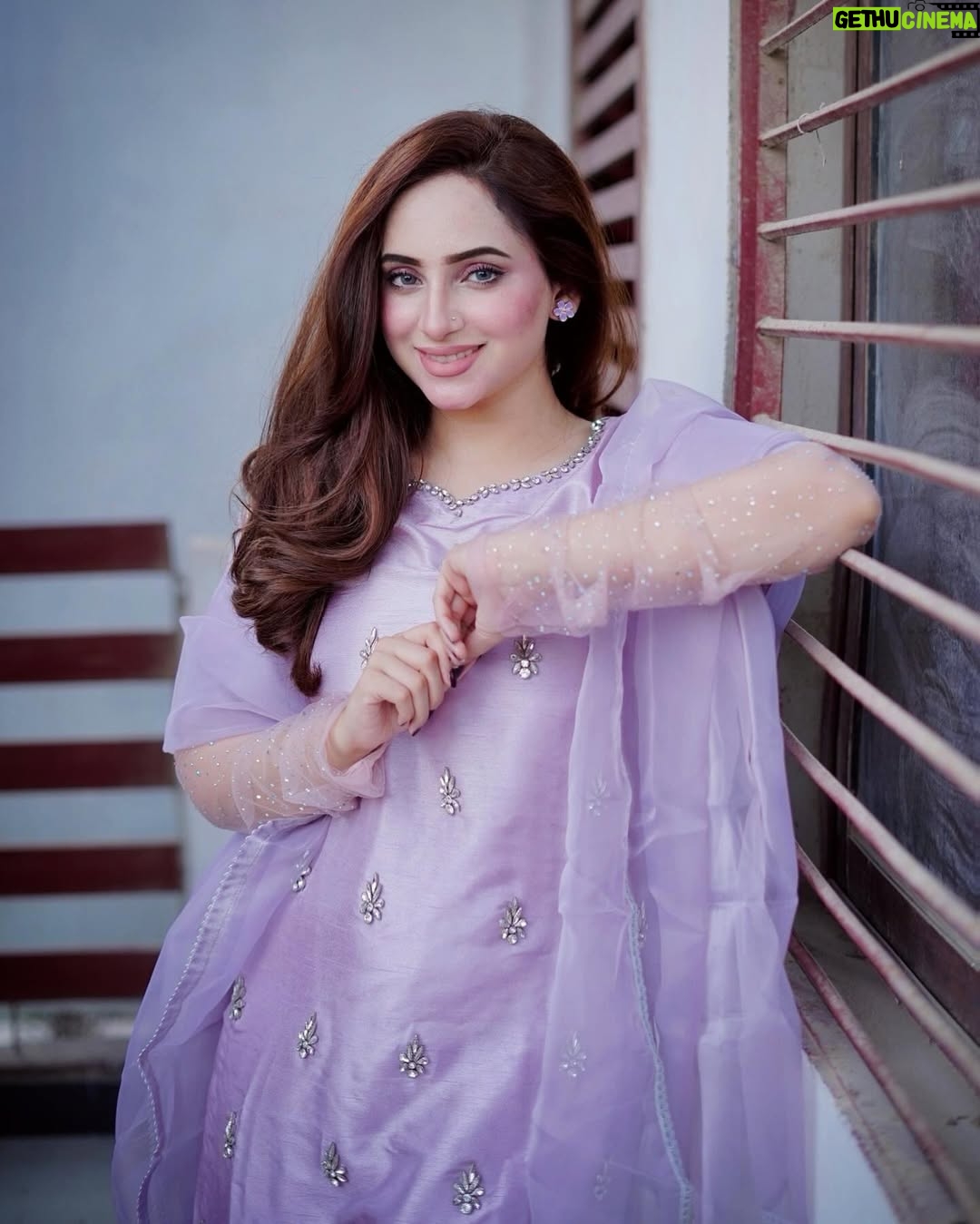 Inaya Khan - 6.2K Likes - Lilac colour got me this Eid like 💜✨🫶🏻
Wearing this beautiful Jorda by @hanim__official ✨
Photographer @shoaibeezphotographyandfilms 📸
#eiduladha2025 #eidlook #desiswag #inayakhan #innakhan100