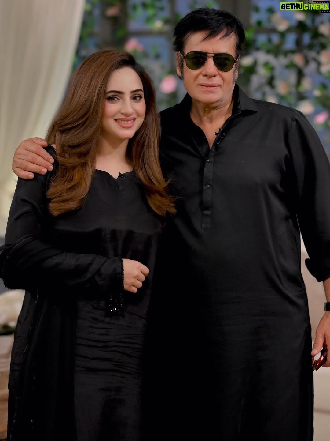 Inaya Khan - 6.4K Likes - Sahiba 🖤
Had a lovely morning at @arydigital.tv Good morning Pakistan 🙌🏻
wearing this beautiful outfit by @hanim__official ✨
Bag by @purs.e7 ✨✨