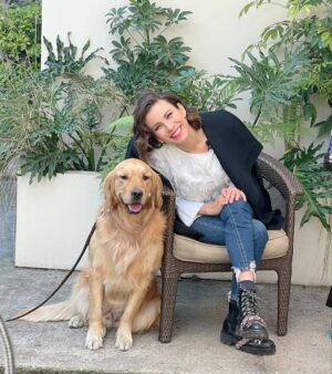 Ingrid Coronado Instagram - Este día tengo el corazón roto...
Nuestro guardián de cuatro patas, Jägger era nuestra adoración. Inesperadamente se fue... Y aunque el dolor es enorme, también nos dejó muchísimo amor.
Hoy mi columna en El Universal está dedicada a él. A su “sit” tierno, a su lealtad infinita y al último acto de amor que nos regaló.
Si alguna vez perdiste a un ser querido, humano o animal, cuéntame en comentarios cómo lo viviste. 💌
Tu historia puede acompañar a otro corazón que hoy necesita consuelo.
📰 Léela completa en el periódico El Universal.
#ElGuardiánQueSeFuePrimero #GraciasJägger #AmorQueSigueCuidando #ElUniversal #SoyMujerÓN
