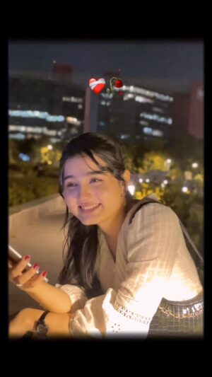 Insha Warsi Instagram - Im not a shayar but❤️🩹🥀
.
.
.
.
#inshawarsi #inshalians #viral #reelitfeelit #reelsinstagram #instagood #reels #explore #explorepage #following #shayri