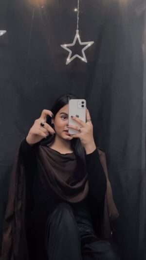Insha Warsi Instagram - 🖤
#inshawarsi #inshalians #reels #instagood
#instagram #reelsinstagram #reelitfeelit
#explore #explorepage #save #share #follow @instagram