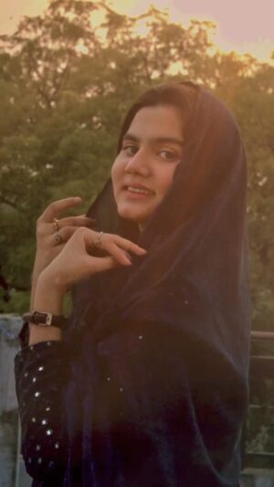 Insha Warsi Instagram - ♥️🥀✨.
.
.
.
#inshalians #reels #reelsinstagram #reelitfeelit #follow #viral #instagood #instagood #follow #inshawarsi @instagram #explore #explorepage #explorer