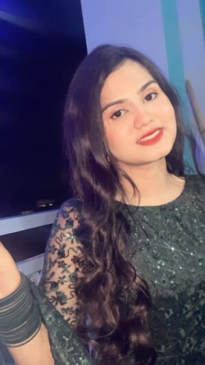 Insha Warsi Instagram - Sun to zara🦋♥️
#inshawarsi #inshalians #reels #instagood #instagram #reelsinstagram #reelitfeelit #explore #explorepage #save #share #follow
@instagram