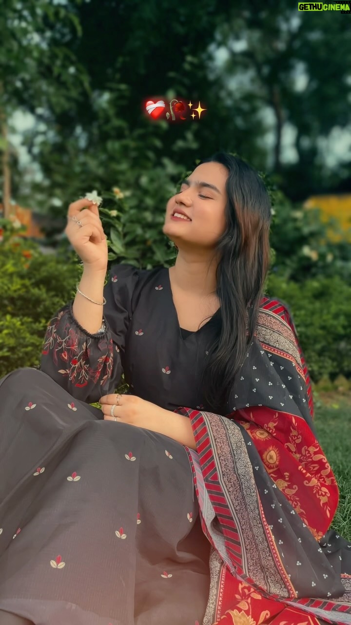 Insha Warsi - 276.6K Likes - Has kar jiyo♥️ dress from @anushka_fashion_world 
.
.
.
.
.
.
#inshalians #reels #reelsinstagram #reelitfeelit #follow #viral #instagood #instagood #follow #inshawarsi @instagram #explore #explorepage #trend #trendingreels #trending #shayri #status #story #viral
