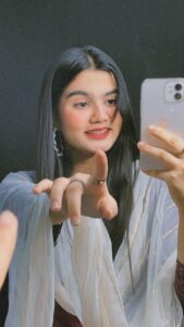 Actress Insha Warsi HD Photos and Wallpapers April 2024