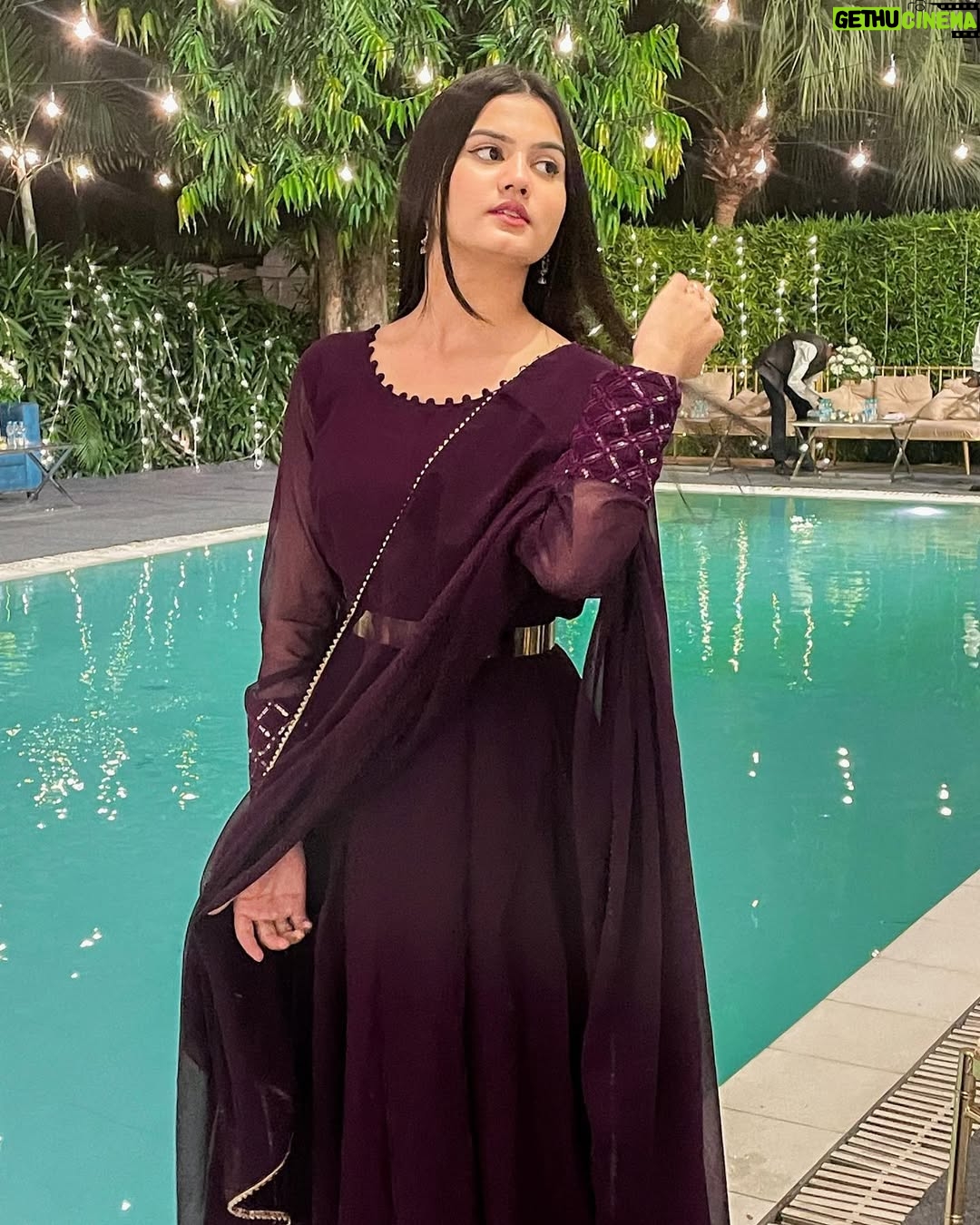 Insha Warsi - 38.9K Likes - 𝐃𝐚𝐫𝐤 𝐍𝐢𝐠𝐡𝐭𝐬🌙𝐒𝐩𝐚𝐫𝐤𝐥𝐲 𝐕𝐢𝐛𝐞𝐬✨
.
.
.
.
.
#inshawarsi #inshalians #instagood #instagram #instalike #outdoor #engagement #photography #photo @instagram