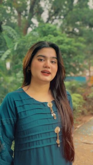 Insha Warsi Instagram - Bhaut Kam Logo se🙌🏻….
.
.
.
.
#inshalians #reels #reelsinstagram #reelitfeelit #follow #viral #instagood #instagood #follow #inshawarsi @instagram #explore #explorepage #trend #trendingreels #trending #shayri #attitude #story