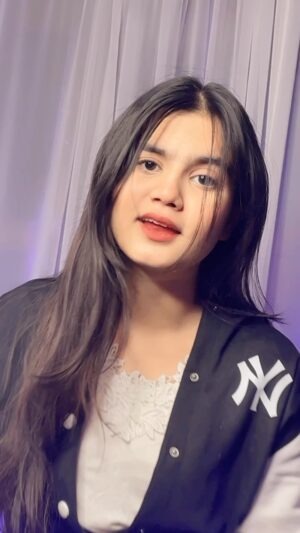 Insha Warsi Instagram - OR MENE KAHA🫢🖤
.
.
.
.
.
.
#inshawarsi #inshalians #reels #instagood #instagram #reelsinstagram #reelitfeelit #explore #explorepage #save #share #follow @instagram