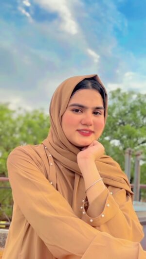 Insha Warsi Instagram - Waisa hi Banna sikho🫀……
.
.
.
.#inshalians #reels #reelsinstagram #reelitfeelit #follow #viral #instagood #instagood #follow #inshawarsi @instagram #explore #explorepage #trend #trendingreels #trending #shayri