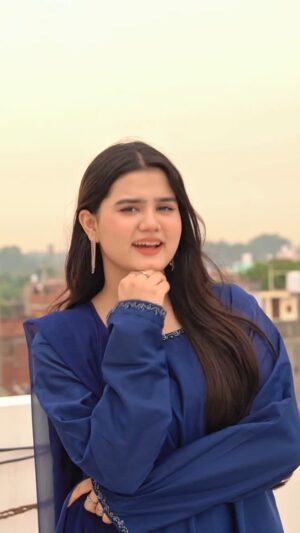 Insha Warsi Instagram - Had make one on this song🦋✨🪞
Wearing - @yours_luxurywear
.
.
.
.
.
#inshawarsi #inshalians #viral #reelitfeelit #reelsinstagram #follow #instagood #explore #reels #explorepage #transition #ootd #desi