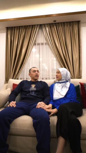 Intan Ladyana Instagram - Ada bini-biniku gangster 3 lepas ni?? Nasib baik informer tu recommend kedai deco rumah yang betul! Yang penting kedai karpet, flooring & furniture dalam 1 bumbung! 😍

📍Al Aqsa Carpets Factory Outlet Store, Seksyen 36, 40470, Shah Alam

#alaqsacarpets #aqsafurniture #carpet #aqsasilks #furniture #flooring #shahalam