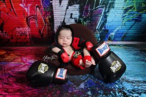 Intan Ladyana Instagram - Buah hati Intan dan Harris 🥰

Photoshoot Newborn Harris Umayr baby of @intanladyana & @harrisalif 
.
Theme: Muaythai
.
#heartshotfocus #heartshotstudio #newbornphotography #gambarbaby #babyboy #babygirl #newbornphotographer #newbornbaby #newbornprops #cutebaby #newbornasia #newbornkualalumpur #newbornselangor #newbornshahalam #newbornbangi #newborndamansara #newbornklang #newborncheras