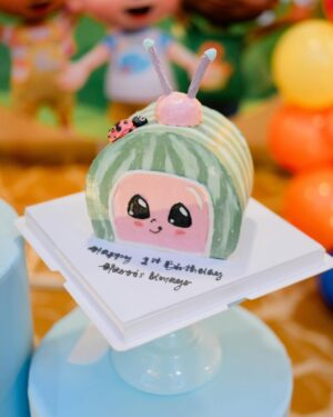 Intan Ladyana Instagram - Harris Umayr’s aqiqah & 1st birthday party 

Catering n venue- @rosehallandevents 
Deco- @nazdecosurprisedelivery 
Cakes - @lefouet.bakes & @rarakitchy 
Dessert table - @nurthebaker 
Door gift - @humairagift.shahalam