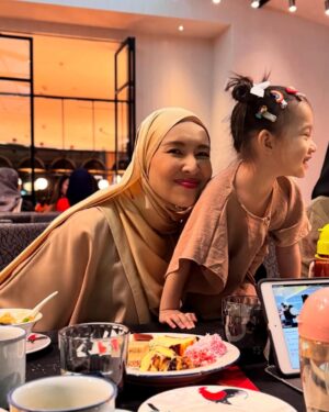 Intan Ladyana Instagram - Jelajah Citarasa Buffet at The Mesh KL with family . Thank you @fourpointsklcc 🩷
#fourpointsklcc
#jelajahcitarasaKL 
#TheMeshKL